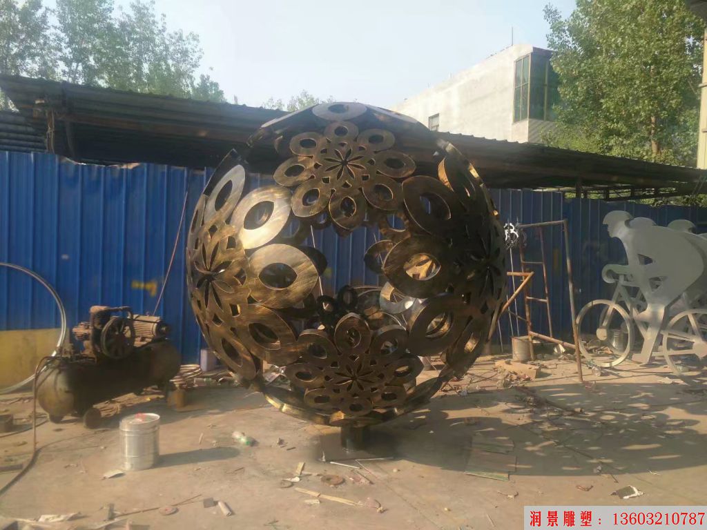不銹鋼仿銅花球雕塑，鏤空球雕塑，激光切割